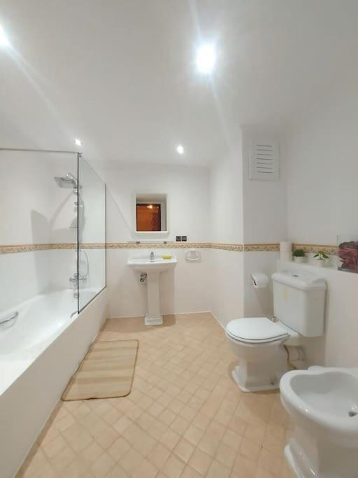 Spacieux 4 Ch, Family Only, 2 Min De La Appartement *
